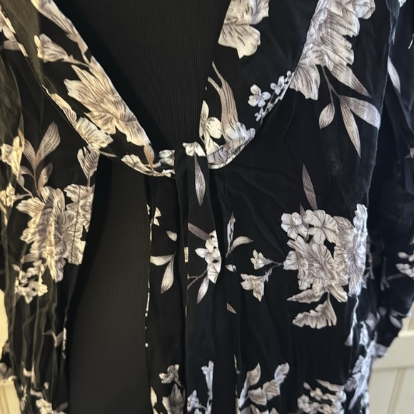 Spiritual Gangster OS Floral Print‎ Tie Kimono - Picture 3 of 11